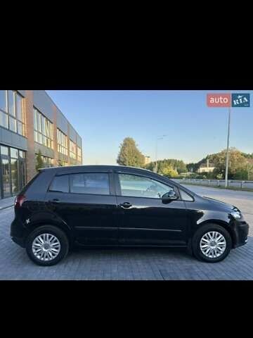 Черный Фольксваген Гольф Плюс, объемом двигателя 1.6 л и пробегом 220 тыс. км за 5500 $, фото 7 на Automoto.ua