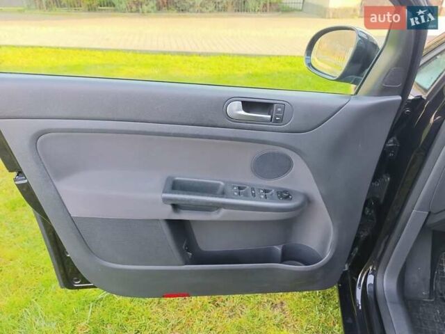 Черный Фольксваген Гольф Плюс, объемом двигателя 1.4 л и пробегом 243 тыс. км за 5250 $, фото 13 на Automoto.ua