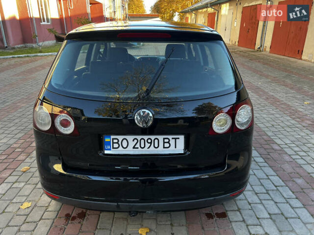 Черный Фольксваген Гольф Плюс, объемом двигателя 1.6 л и пробегом 230 тыс. км за 4950 $, фото 7 на Automoto.ua