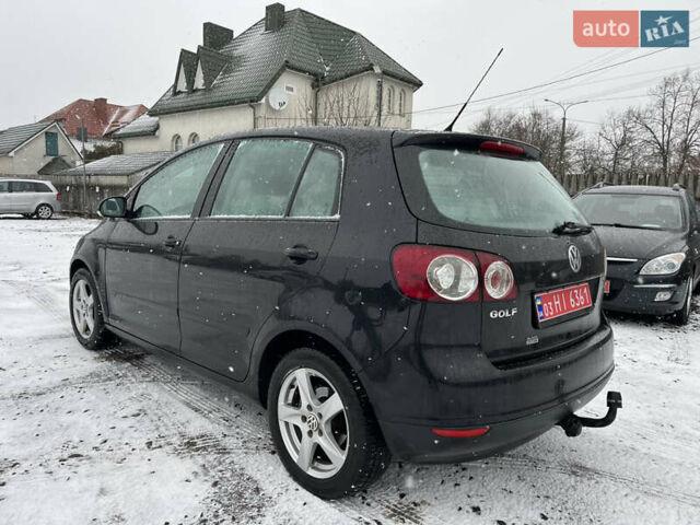 Черный Фольксваген Гольф Плюс, объемом двигателя 1.6 л и пробегом 237 тыс. км за 5450 $, фото 3 на Automoto.ua