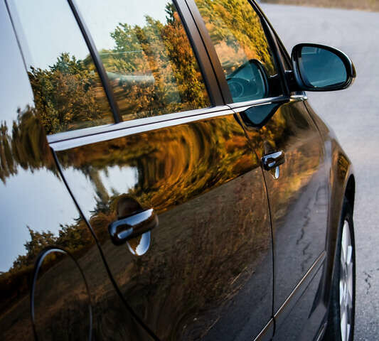 Черный Фольксваген Гольф Плюс, объемом двигателя 1.6 л и пробегом 280 тыс. км за 6500 $, фото 4 на Automoto.ua