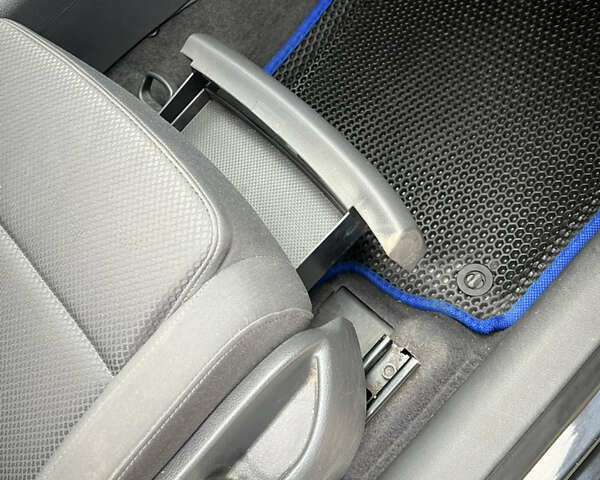 Черный Фольксваген Гольф Плюс, объемом двигателя 1.6 л и пробегом 301 тыс. км за 5999 $, фото 23 на Automoto.ua