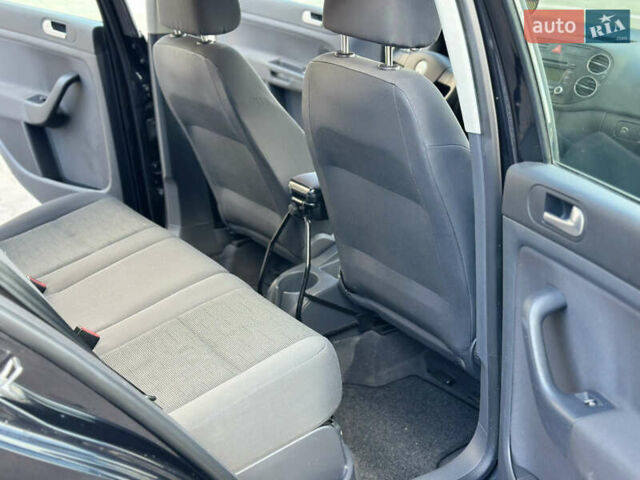 Черный Фольксваген Гольф Плюс, объемом двигателя 1.4 л и пробегом 250 тыс. км за 4999 $, фото 27 на Automoto.ua