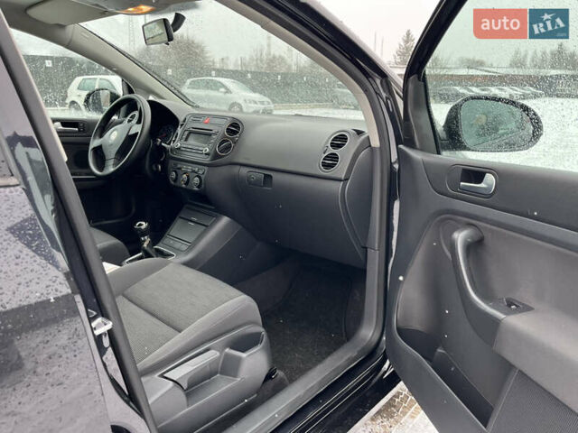 Черный Фольксваген Гольф Плюс, объемом двигателя 1.6 л и пробегом 237 тыс. км за 5450 $, фото 7 на Automoto.ua