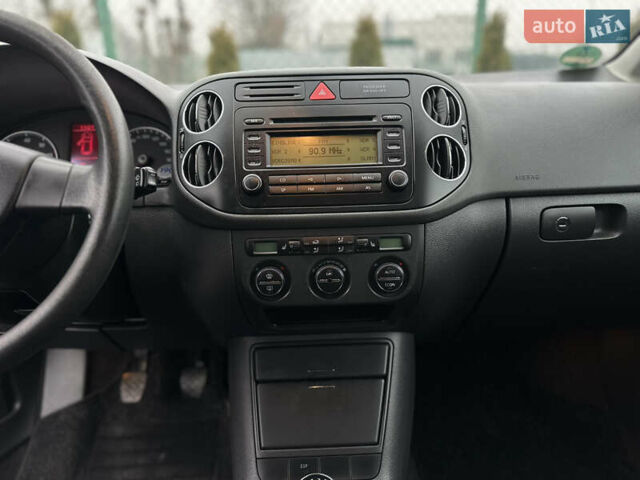 Чорний Фольксваген Golf Plus, об'ємом двигуна 1.4 л та пробігом 235 тис. км за 5400 $, фото 29 на Automoto.ua