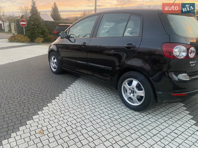 Черный Фольксваген Гольф Плюс, объемом двигателя 1.6 л и пробегом 204 тыс. км за 5450 $, фото 9 на Automoto.ua