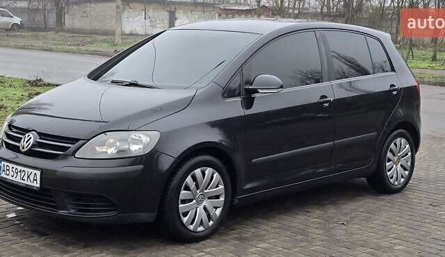 Черный Фольксваген Гольф Плюс, объемом двигателя 1.9 л и пробегом 256 тыс. км за 5800 $, фото 1 на Automoto.ua