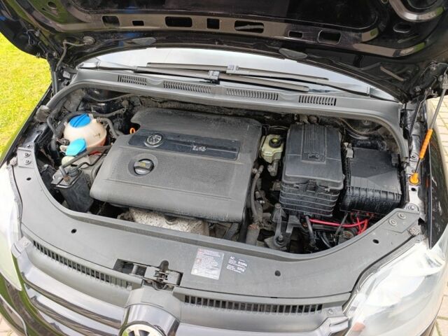 Черный Фольксваген Гольф Плюс, объемом двигателя 1.4 л и пробегом 243 тыс. км за 5250 $, фото 7 на Automoto.ua