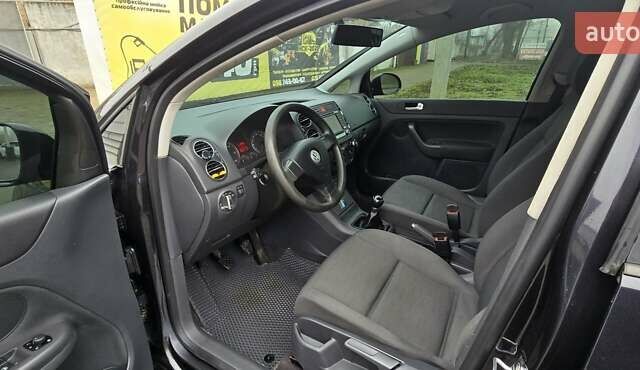 Черный Фольксваген Гольф Плюс, объемом двигателя 1.9 л и пробегом 256 тыс. км за 5800 $, фото 5 на Automoto.ua