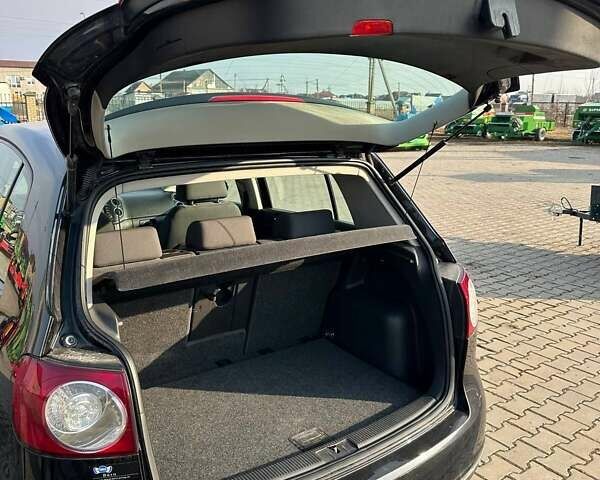 Черный Фольксваген Гольф Плюс, объемом двигателя 1.6 л и пробегом 280 тыс. км за 4900 $, фото 3 на Automoto.ua