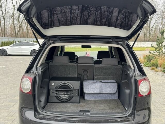 Черный Фольксваген Гольф Плюс, объемом двигателя 1.9 л и пробегом 275 тыс. км за 5300 $, фото 5 на Automoto.ua