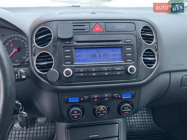 Чорний Фольксваген Golf Plus, об'ємом двигуна 1.6 л та пробігом 202 тис. км за 5200 $, фото 27 на Automoto.ua