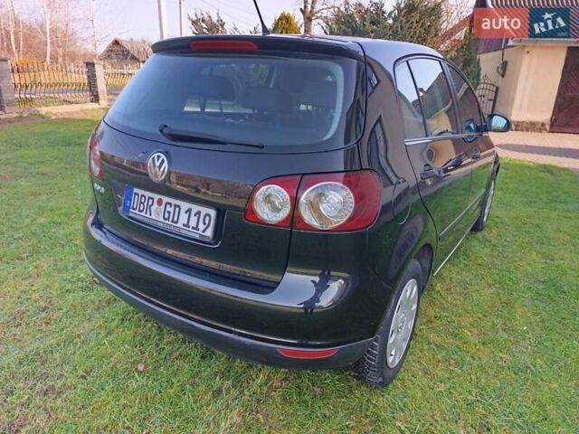 Черный Фольксваген Гольф Плюс, объемом двигателя 1.4 л и пробегом 243 тыс. км за 5250 $, фото 7 на Automoto.ua