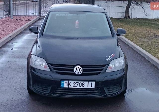 Черный Фольксваген Гольф Плюс, объемом двигателя 1.9 л и пробегом 368 тыс. км за 5750 $, фото 13 на Automoto.ua