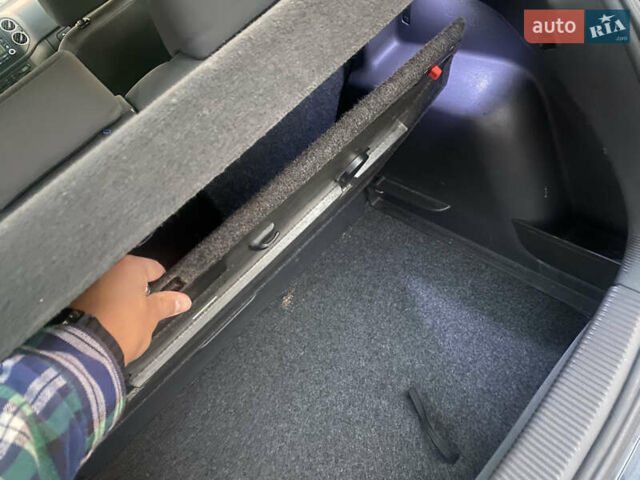 Черный Фольксваген Гольф Плюс, объемом двигателя 1.6 л и пробегом 204 тыс. км за 5450 $, фото 14 на Automoto.ua