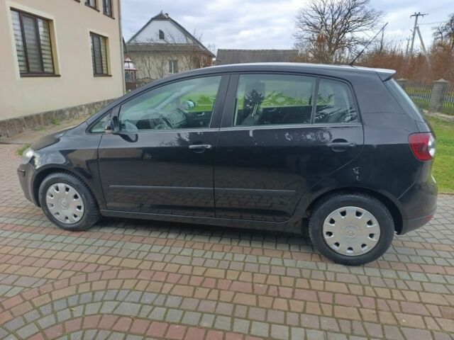 Черный Фольксваген Гольф Плюс, объемом двигателя 1.4 л и пробегом 243 тыс. км за 5250 $, фото 3 на Automoto.ua