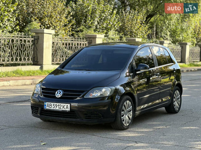 Черный Фольксваген Гольф Плюс, объемом двигателя 2 л и пробегом 250 тыс. км за 5800 $, фото 24 на Automoto.ua