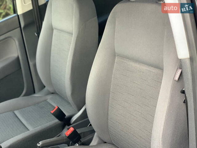 Черный Фольксваген Гольф Плюс, объемом двигателя 1.6 л и пробегом 248 тыс. км за 5550 $, фото 13 на Automoto.ua