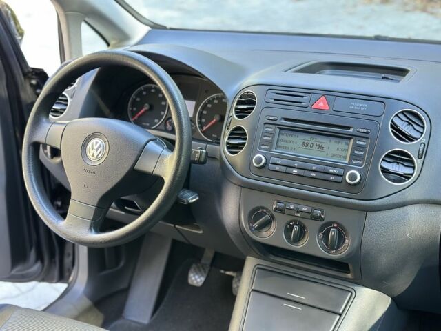 Фольксваген Гольф Плюс 2005 в Тернополе на Automoto.ua Черный Фольксваген Гольф Плюс, объемом двигателя 1.4 л и пробегом 250 тыс. км за 4999 $, фото 5 на Automoto.ua