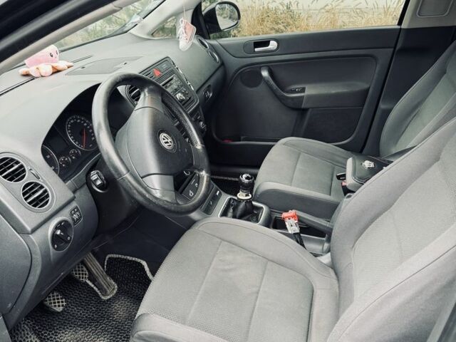 Черный Фольксваген Гольф Плюс, объемом двигателя 1.9 л и пробегом 275 тыс. км за 5300 $, фото 2 на Automoto.ua