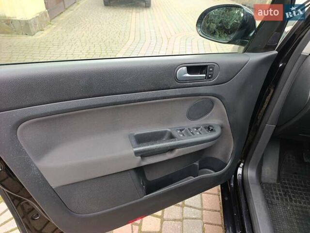 Черный Фольксваген Гольф Плюс, объемом двигателя 1.4 л и пробегом 243 тыс. км за 5250 $, фото 14 на Automoto.ua