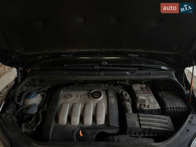 Черный Фольксваген Гольф Плюс, объемом двигателя 1.9 л и пробегом 340 тыс. км за 6300 $, фото 4 на Automoto.ua