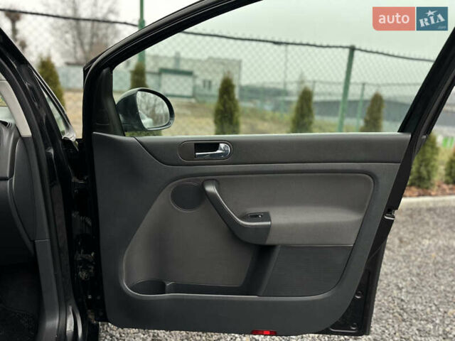 Чорний Фольксваген Golf Plus, об'ємом двигуна 1.4 л та пробігом 235 тис. км за 5400 $, фото 40 на Automoto.ua