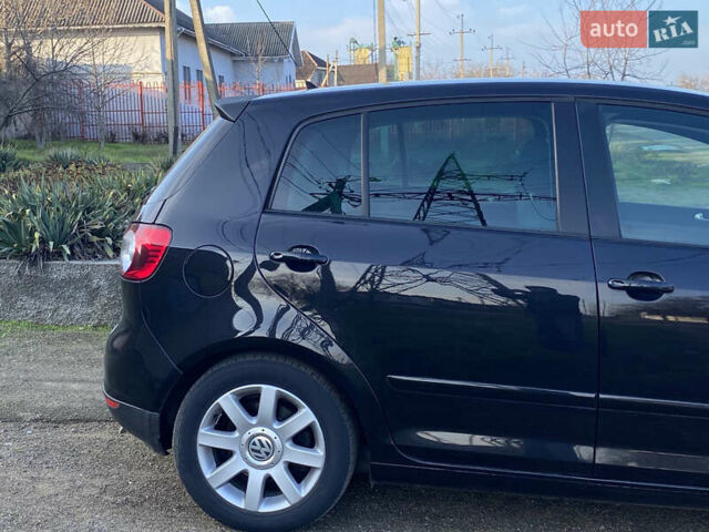 Черный Фольксваген Гольф Плюс, объемом двигателя 1.4 л и пробегом 186 тыс. км за 7200 $, фото 5 на Automoto.ua