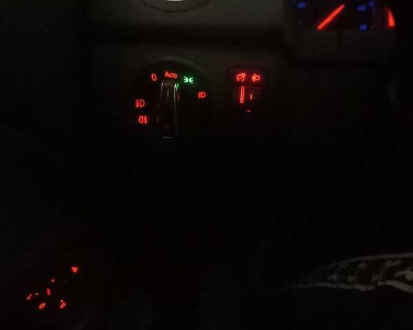 Черный Фольксваген Гольф Плюс, объемом двигателя 1.6 л и пробегом 218 тыс. км за 5250 $, фото 44 на Automoto.ua