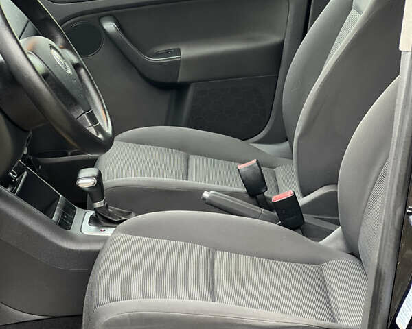 Черный Фольксваген Гольф Плюс, объемом двигателя 1.6 л и пробегом 169 тыс. км за 6999 $, фото 6 на Automoto.ua