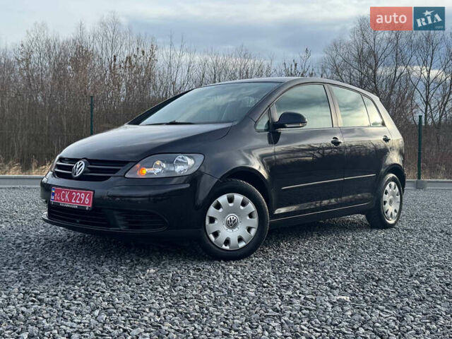 Чорний Фольксваген Golf Plus, об'ємом двигуна 1.6 л та пробігом 204 тис. км за 4850 $, фото 1 на Automoto.ua