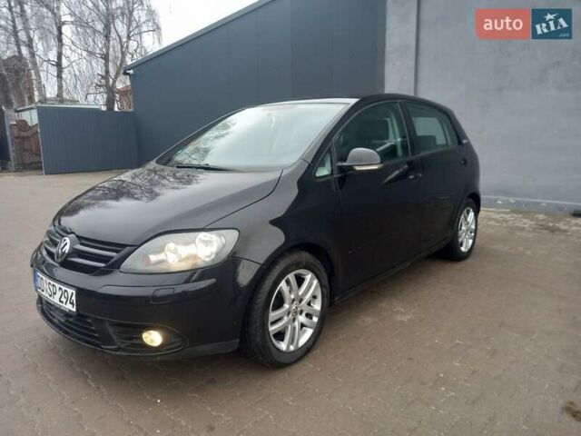 Черный Фольксваген Гольф Плюс, объемом двигателя 1.6 л и пробегом 218 тыс. км за 5800 $, фото 1 на Automoto.ua