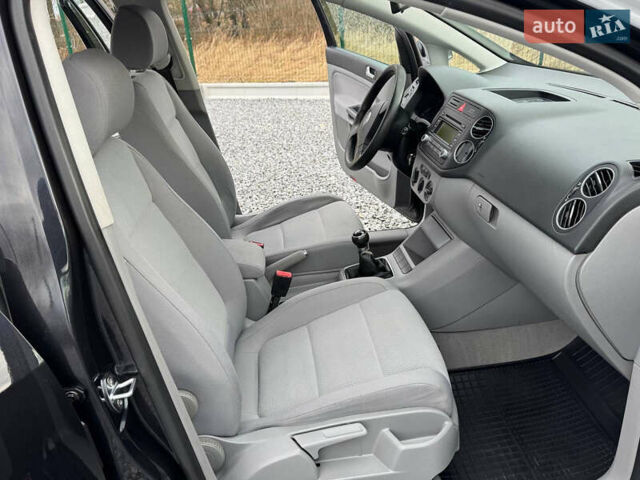 Чорний Фольксваген Golf Plus, об'ємом двигуна 1.6 л та пробігом 204 тис. км за 4850 $, фото 80 на Automoto.ua