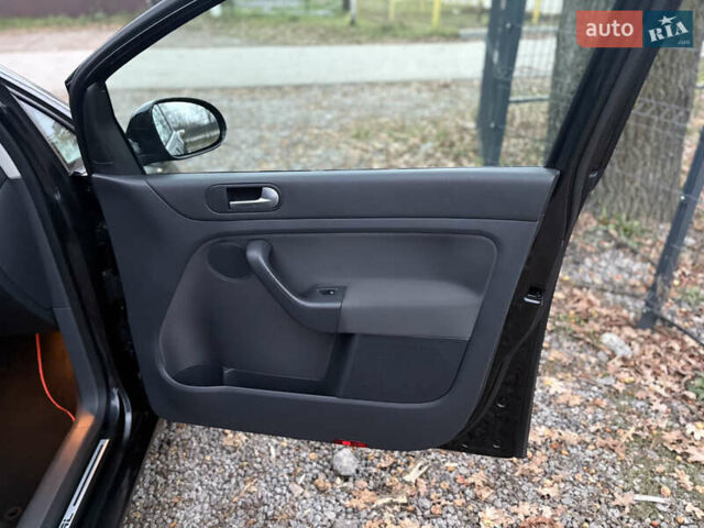 Черный Фольксваген Гольф Плюс, объемом двигателя 1.4 л и пробегом 190 тыс. км за 6200 $, фото 39 на Automoto.ua