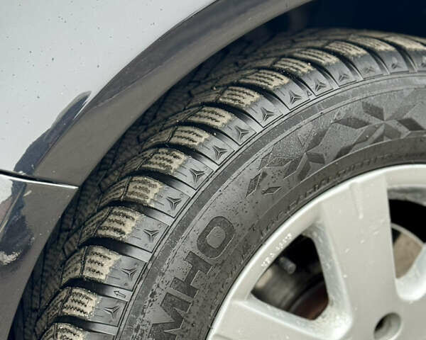 Черный Фольксваген Гольф Плюс, объемом двигателя 1.6 л и пробегом 187 тыс. км за 6150 $, фото 7 на Automoto.ua