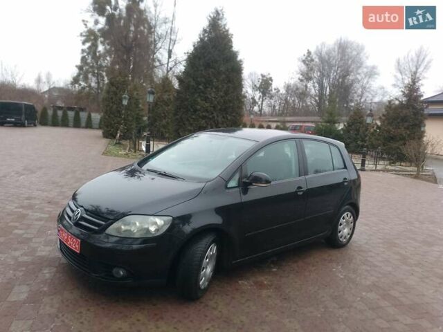Черный Фольксваген Гольф Плюс, объемом двигателя 1.6 л и пробегом 196 тыс. км за 5650 $, фото 14 на Automoto.ua