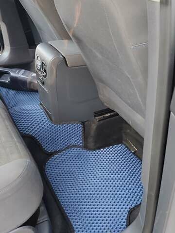 Черный Фольксваген Гольф Плюс, объемом двигателя 2 л и пробегом 250 тыс. км за 6700 $, фото 16 на Automoto.ua