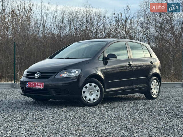Чорний Фольксваген Golf Plus, об'ємом двигуна 1.6 л та пробігом 204 тис. км за 4850 $, фото 2 на Automoto.ua