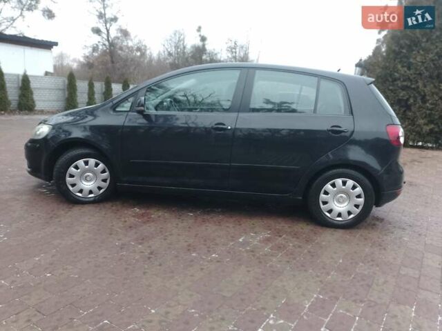 Черный Фольксваген Гольф Плюс, объемом двигателя 1.6 л и пробегом 196 тыс. км за 5650 $, фото 16 на Automoto.ua