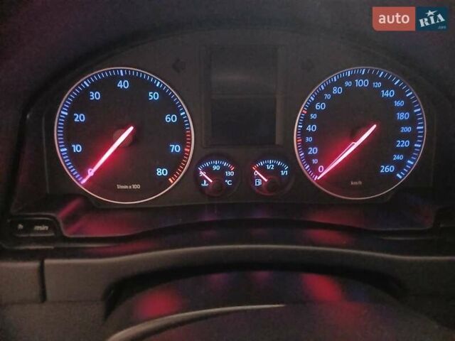 Черный Фольксваген Гольф Плюс, объемом двигателя 1.6 л и пробегом 218 тыс. км за 5250 $, фото 42 на Automoto.ua