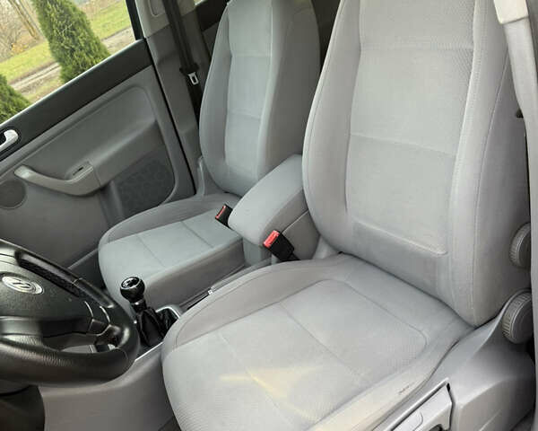 Чорний Фольксваген Golf Plus, об'ємом двигуна 1.6 л та пробігом 230 тис. км за 6200 $, фото 13 на Automoto.ua