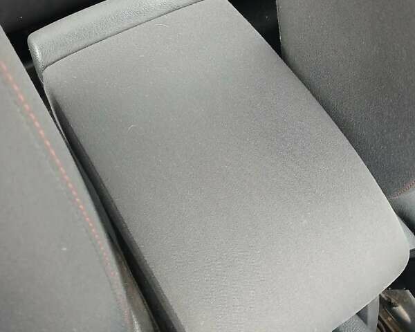 Черный Фольксваген Гольф Плюс, объемом двигателя 1.6 л и пробегом 218 тыс. км за 5250 $, фото 22 на Automoto.ua