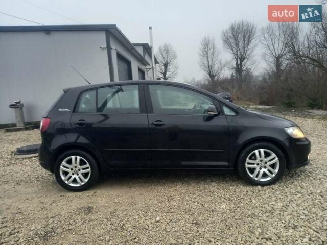 Черный Фольксваген Гольф Плюс, объемом двигателя 1.6 л и пробегом 218 тыс. км за 5250 $, фото 11 на Automoto.ua