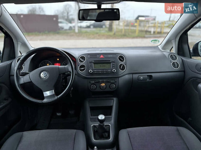 Черный Фольксваген Гольф Плюс, объемом двигателя 1.4 л и пробегом 190 тыс. км за 6200 $, фото 25 на Automoto.ua