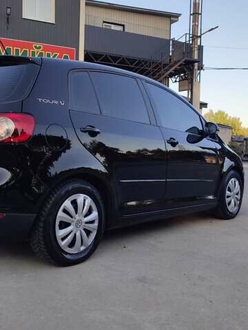 Черный Фольксваген Гольф Плюс, объемом двигателя 2 л и пробегом 250 тыс. км за 6700 $, фото 8 на Automoto.ua