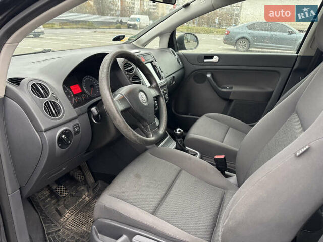 Черный Фольксваген Гольф Плюс, объемом двигателя 1.6 л и пробегом 256 тыс. км за 5300 $, фото 3 на Automoto.ua