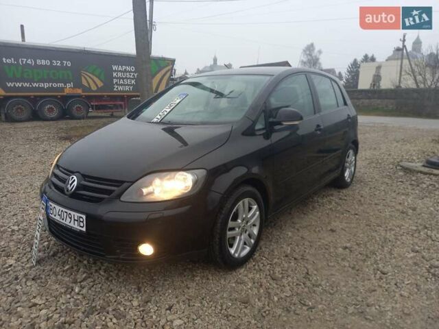 Черный Фольксваген Гольф Плюс, объемом двигателя 1.6 л и пробегом 218 тыс. км за 5250 $, фото 3 на Automoto.ua