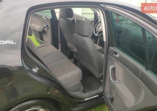 Черный Фольксваген Гольф Плюс, объемом двигателя 1.9 л и пробегом 223 тыс. км за 6200 $, фото 3 на Automoto.ua