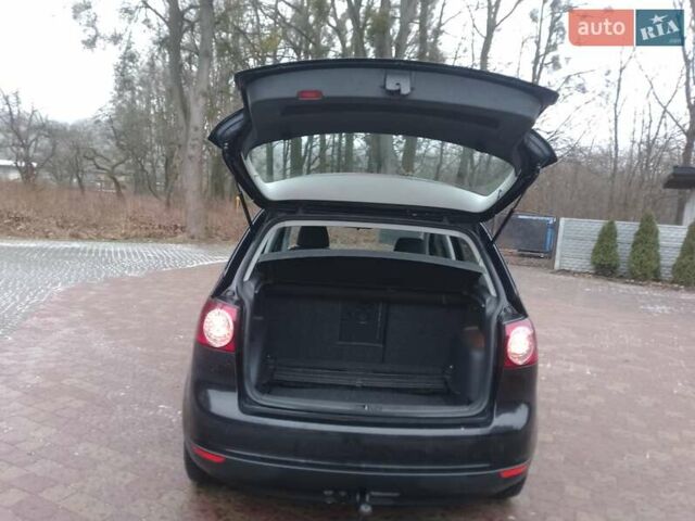 Черный Фольксваген Гольф Плюс, объемом двигателя 1.6 л и пробегом 196 тыс. км за 5650 $, фото 22 на Automoto.ua