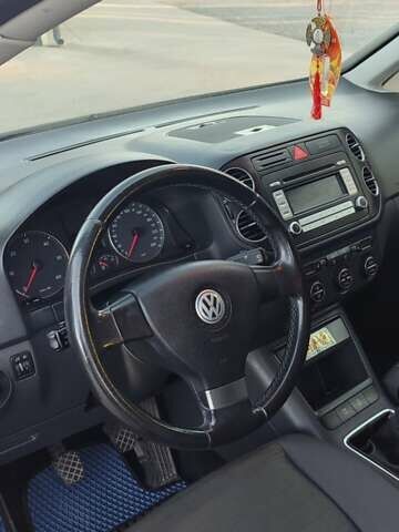 Черный Фольксваген Гольф Плюс, объемом двигателя 2 л и пробегом 250 тыс. км за 6700 $, фото 11 на Automoto.ua